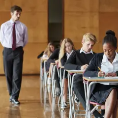 Matura z dysleksją: Jakie dostosowania naprawdę Ci przysługują?
