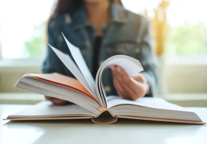 Patriotyzm w literaturze polskiej: co musisz wiedzieć przed maturą?