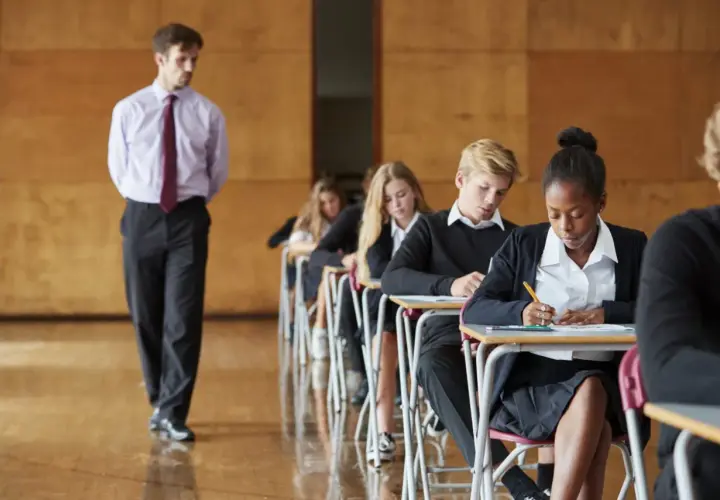 Matura z dysleksją: Jakie dostosowania naprawdę Ci przysługują?