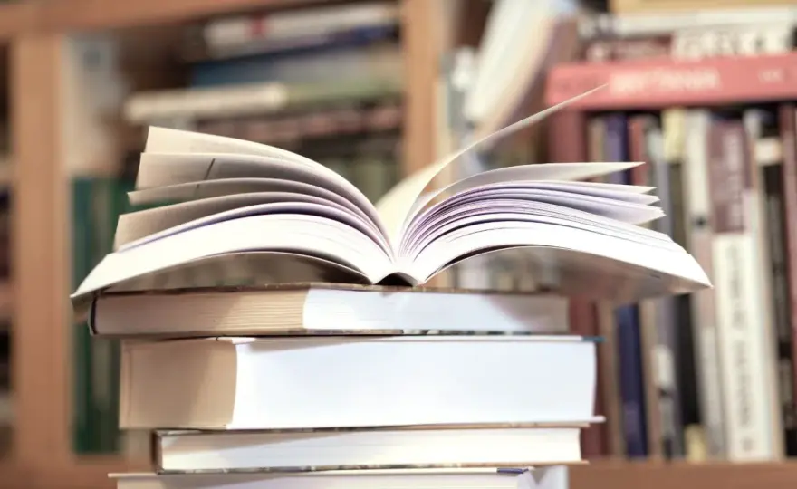 Zbrodnia i kara: jak zrozumieć ponadczasowy motyw w literaturze?